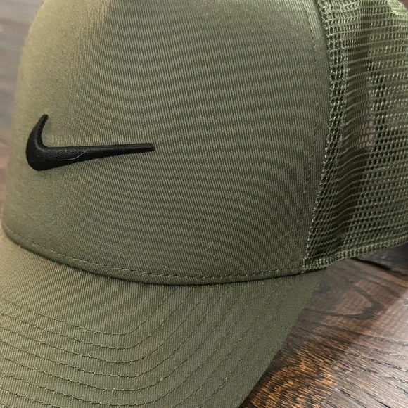 Mens Nike Olive Green Trucker Hat Size M/L - Picture 2 of 16